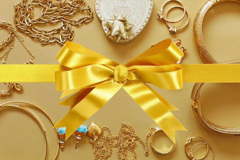 Best gold jewellery gift ideas for your girlfriend