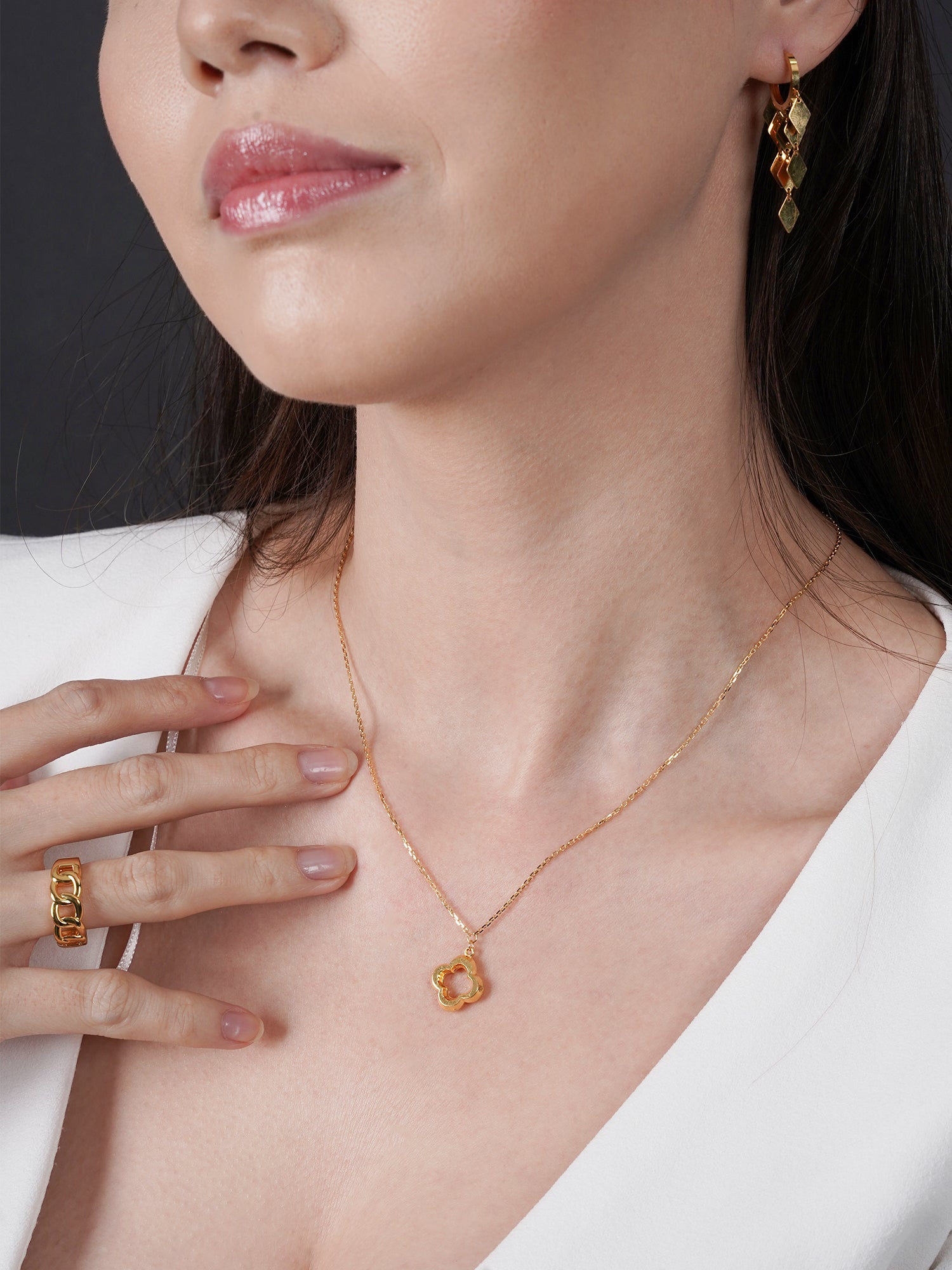 916 Gold Clover Necklace