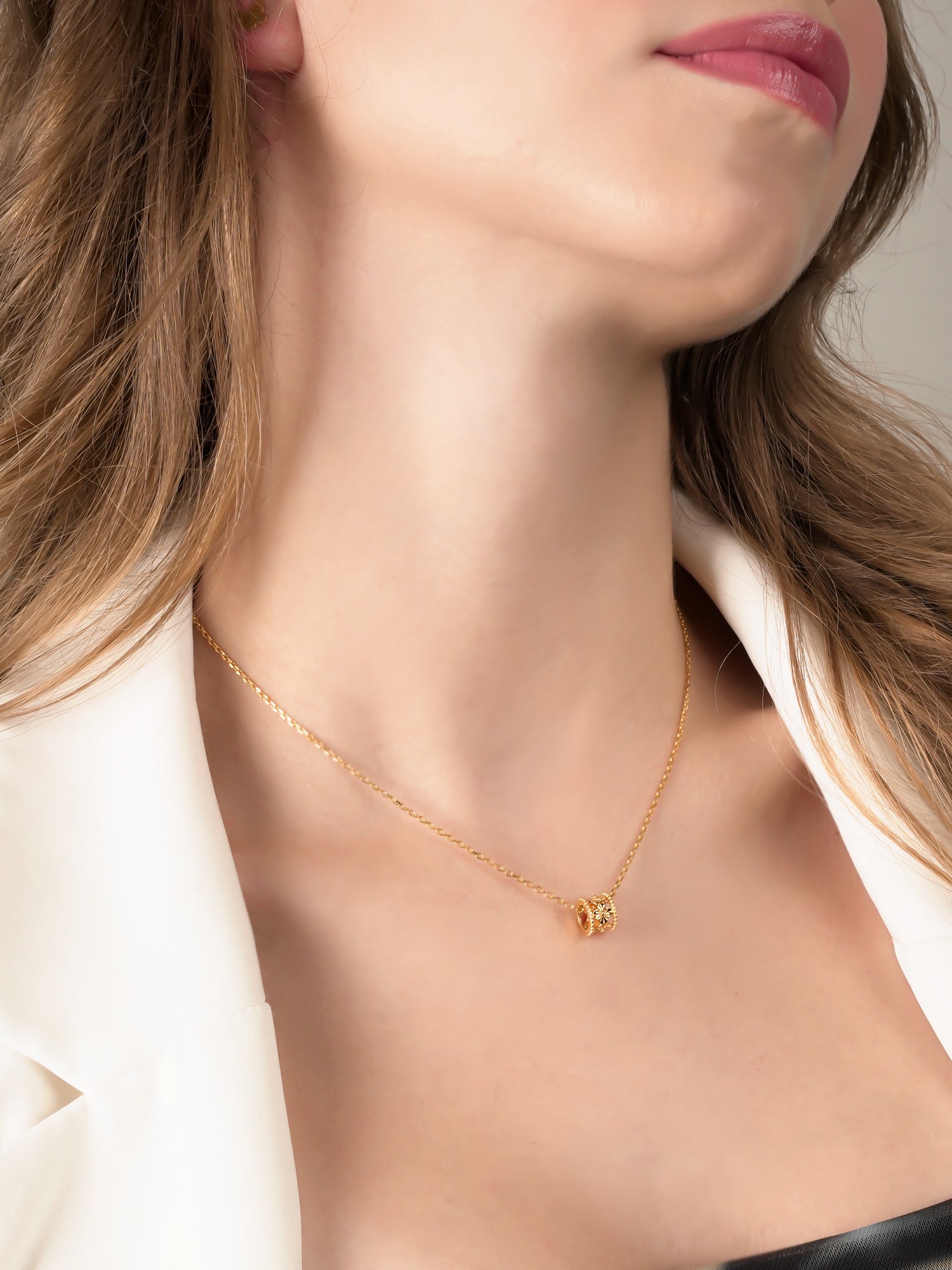 916 Gold Barrel Clover Necklace