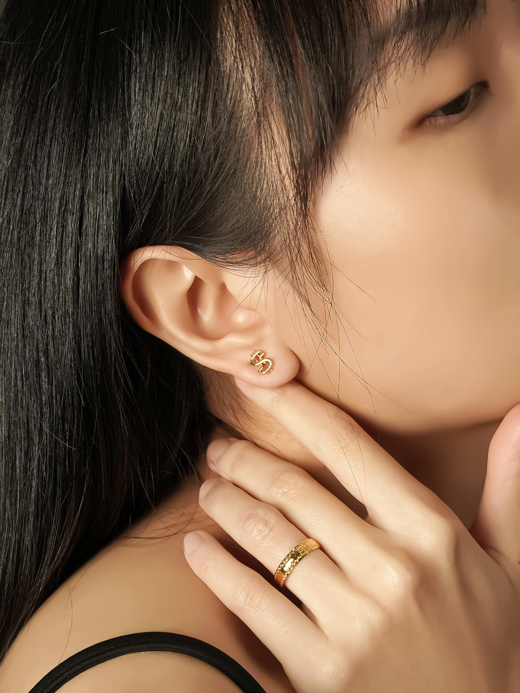 916 Gold Dollar Earstuds