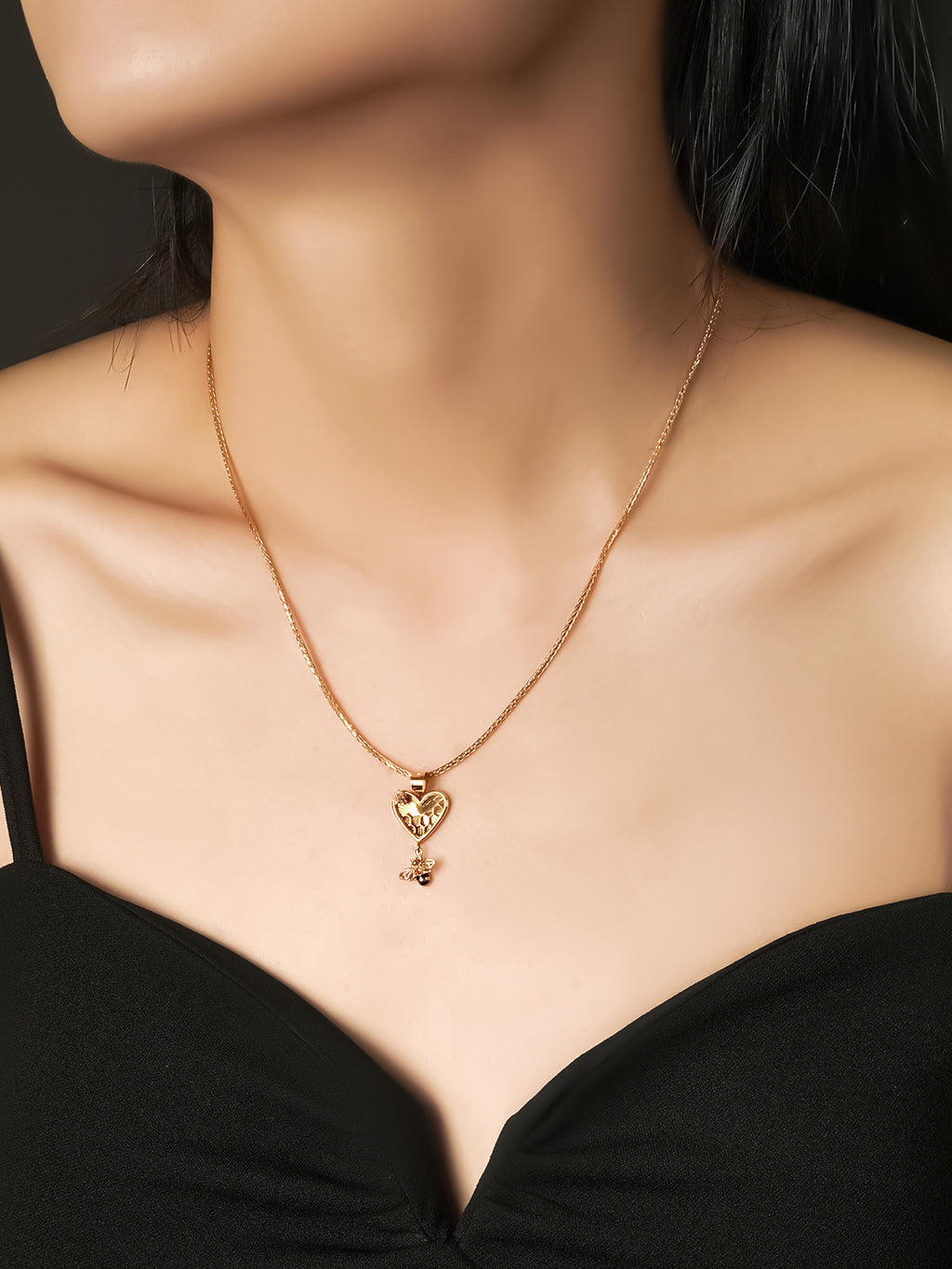 916 Gold Love Bee Pendant