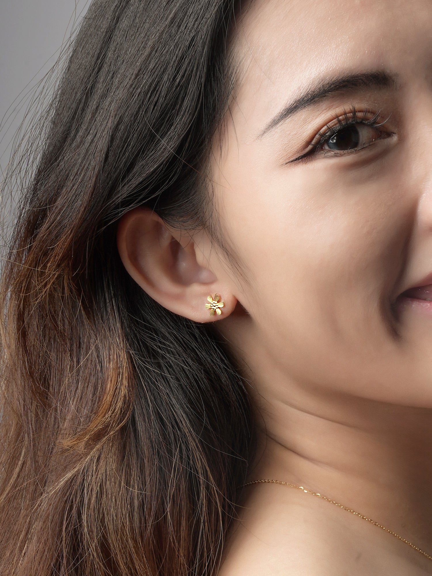 916 Gold Sunflower Earring