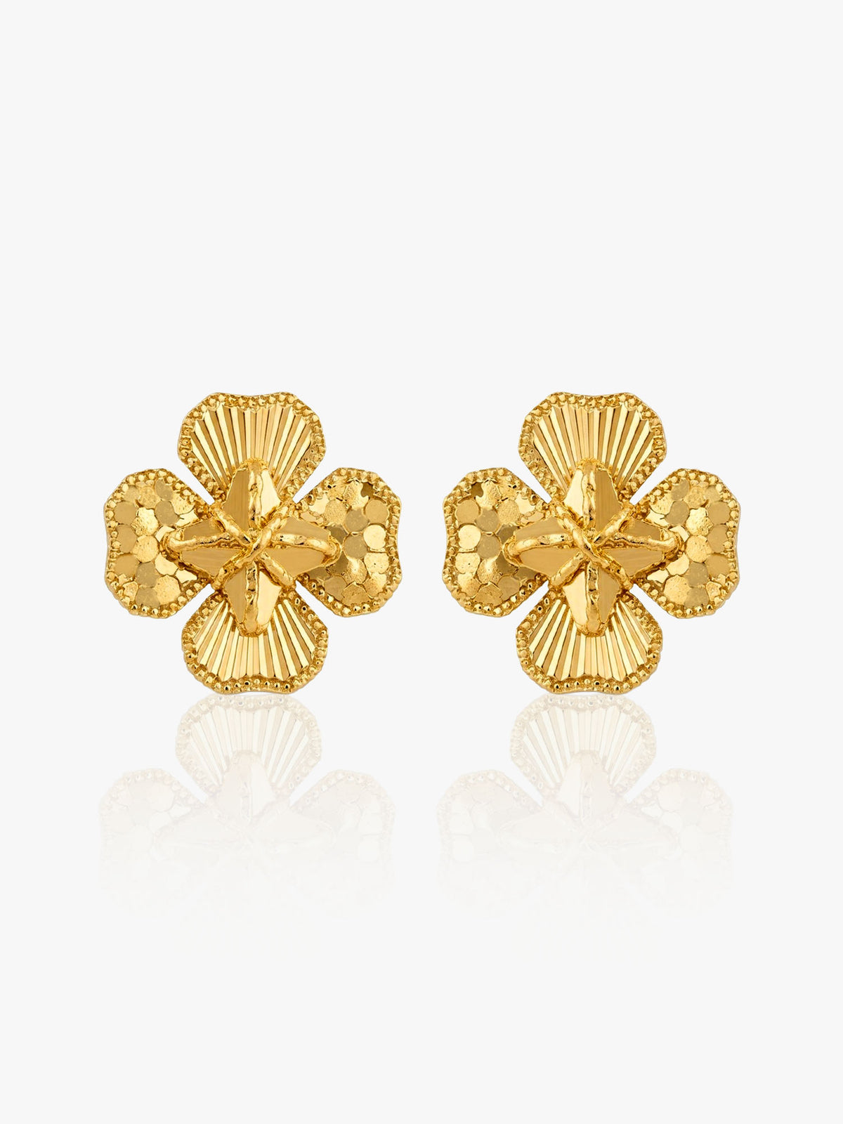 916 Gold Clover Petal Stud Earring