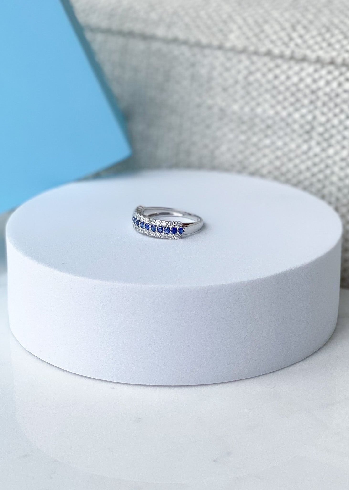 18K Gold Sapphire Ring