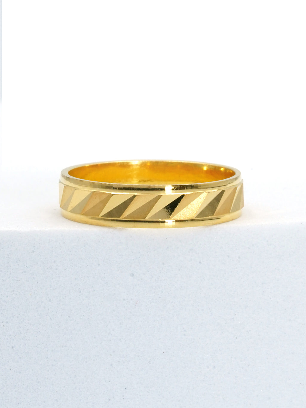 916 Gold Enchanted Ring