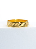 916 Gold Enchanted Ring