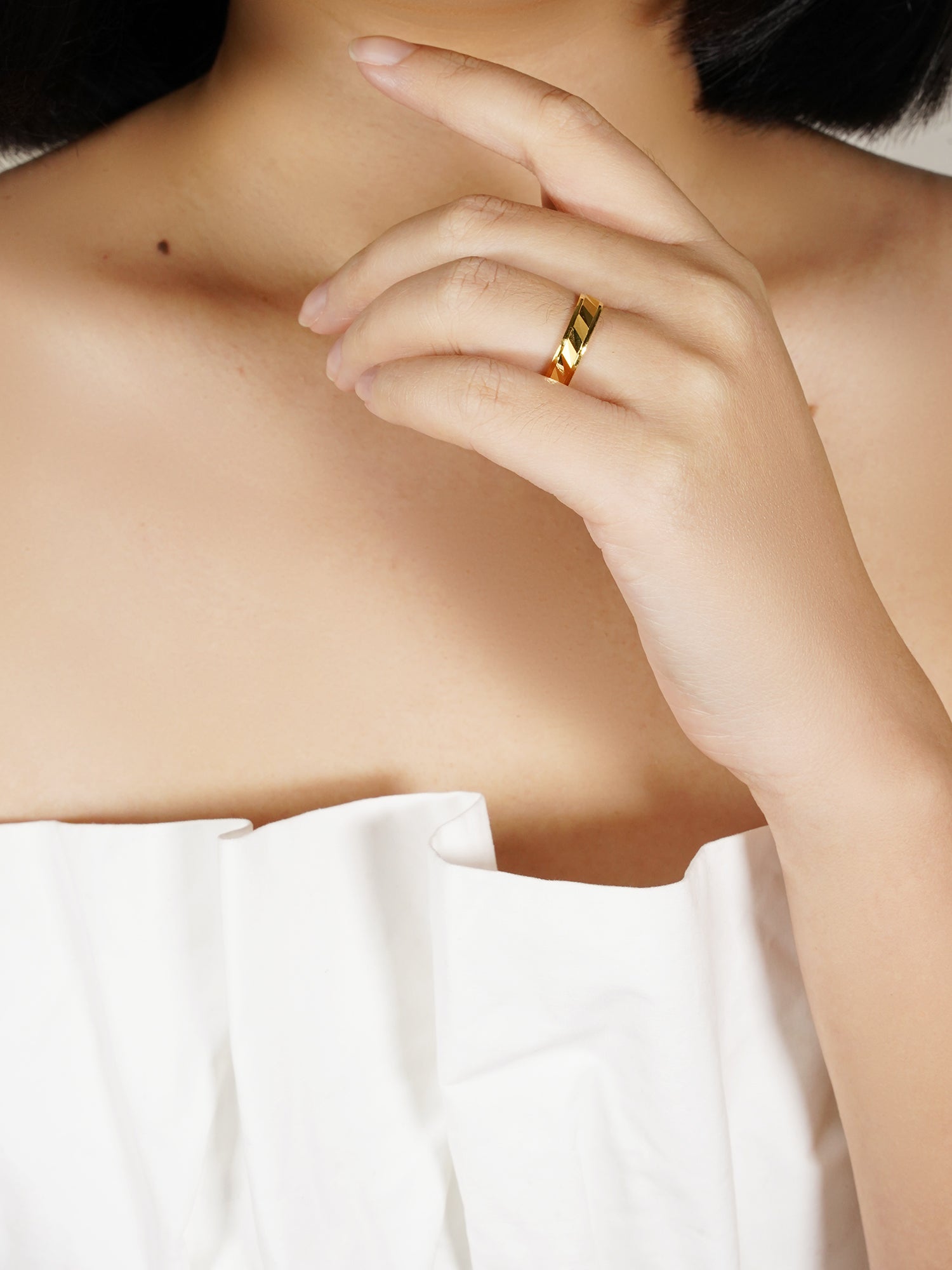 916 Gold Enchanted Ring