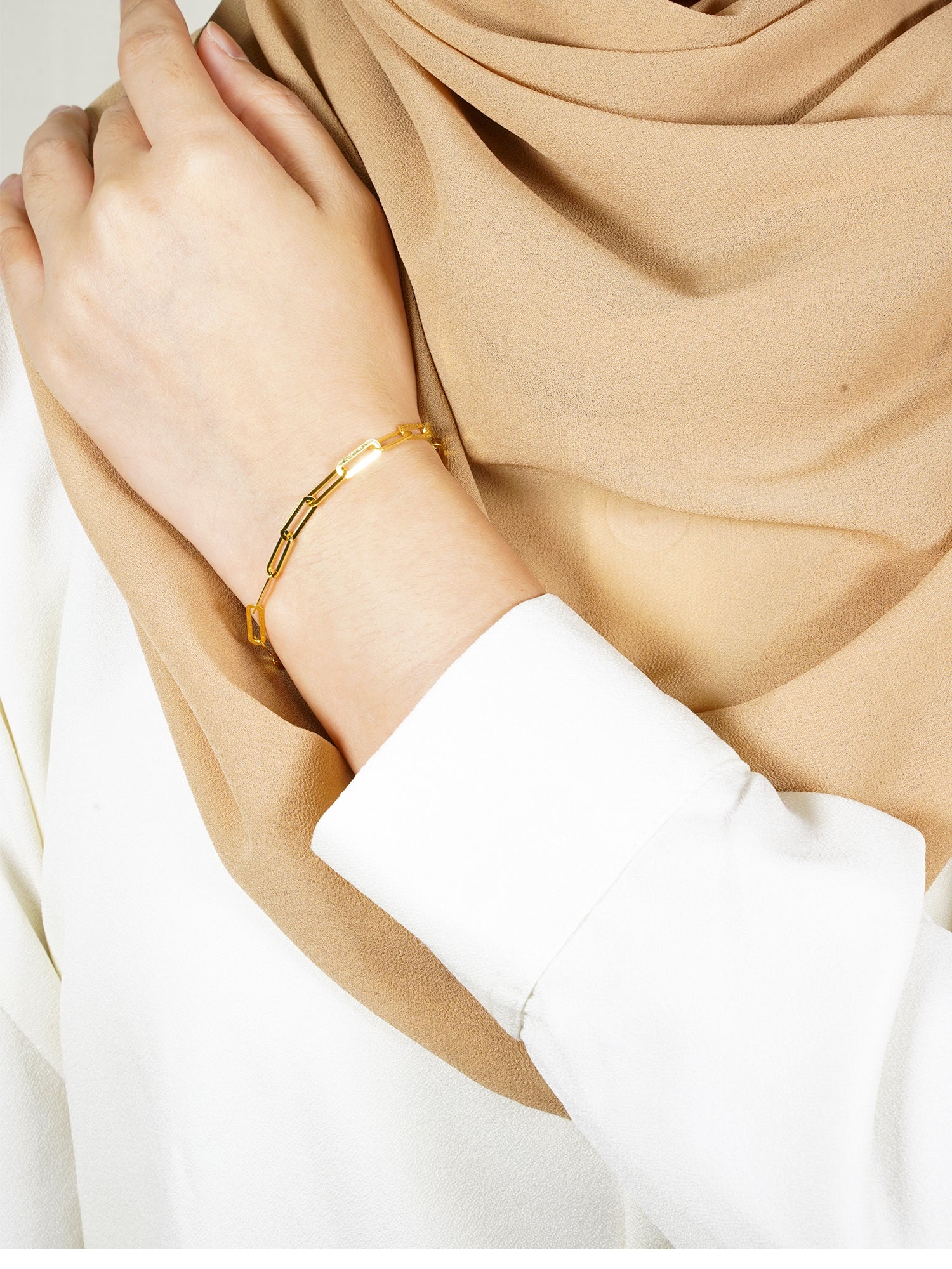 916 Gold Links Square Bracelet